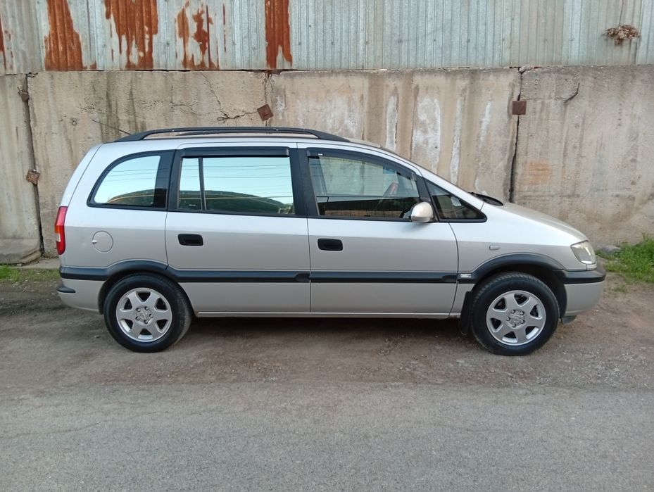 Зафира 1.8 2002 год