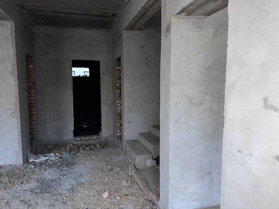 Продам участок 2- соток с новым домом, коробка