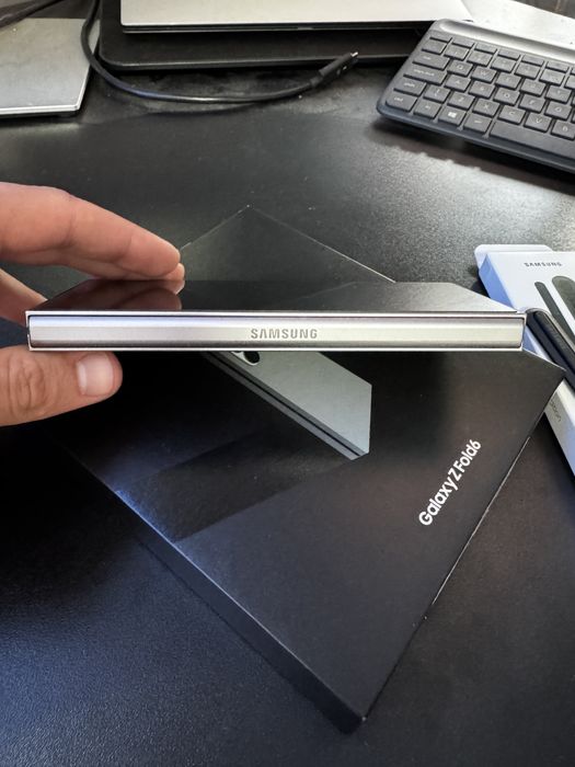 Samsung Galaxy Z Fold 6 256GB в гаранция+писалка