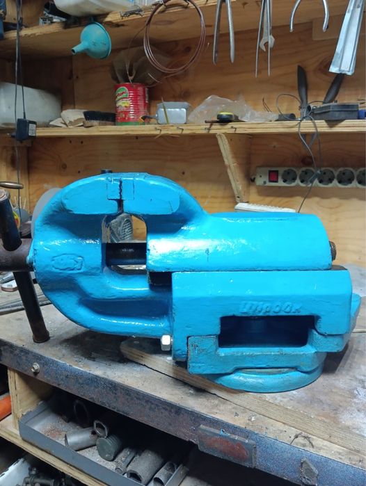 Продам тиски слесарные разные