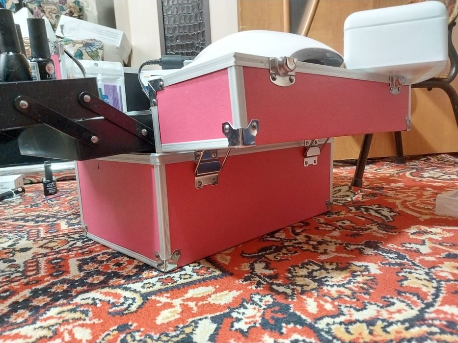 Продам маникюрный набор