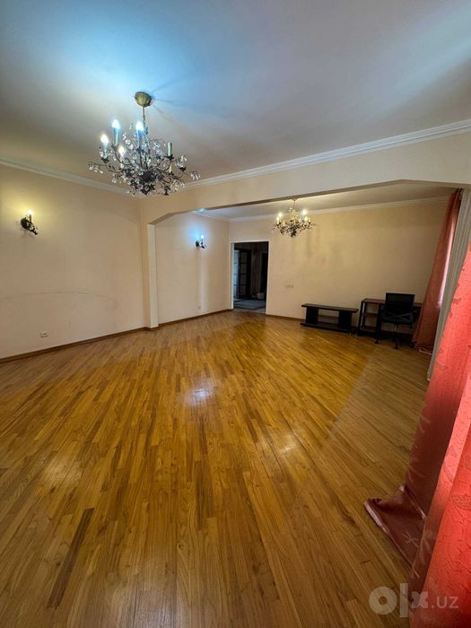 Продаётся своя 4-комнатная квартира 150 м² по центр-й улице Мирабад