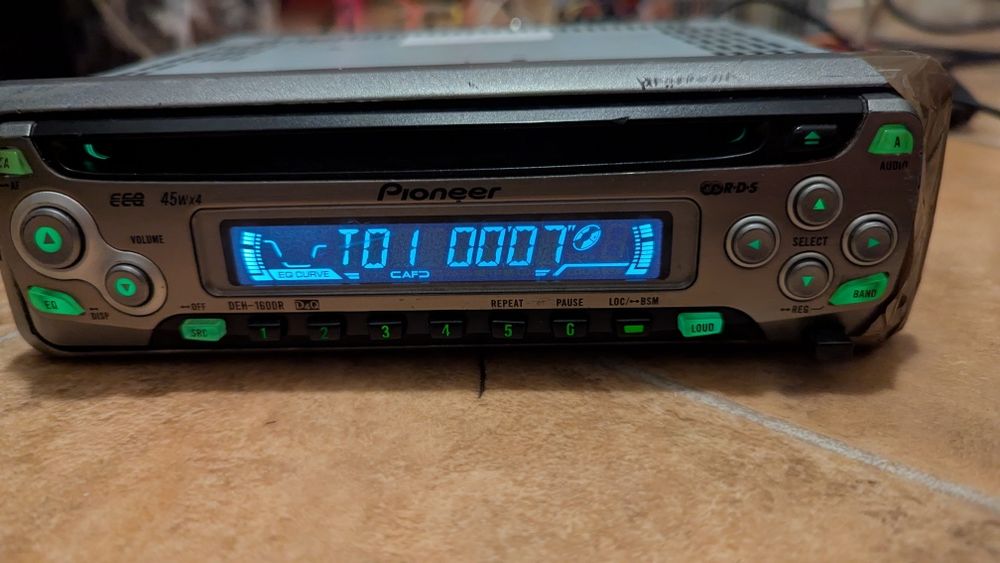 Radio casetofon Pioneer DEH-1600R