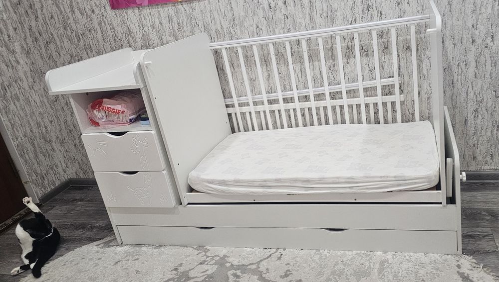 Детская кроватка