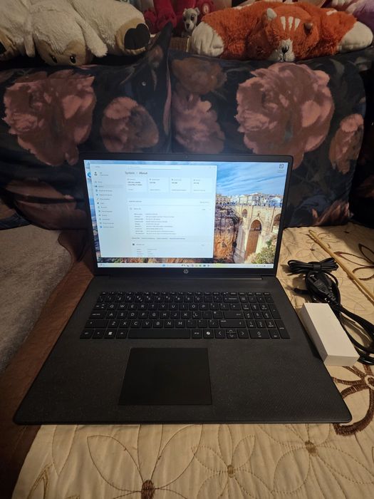 Laptop hp 17  i7 1355U, 16gb ,512gb