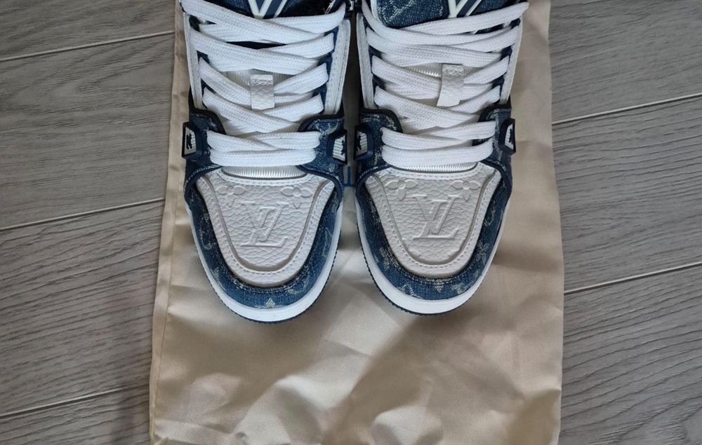 Louis Vuitton blue- model popular