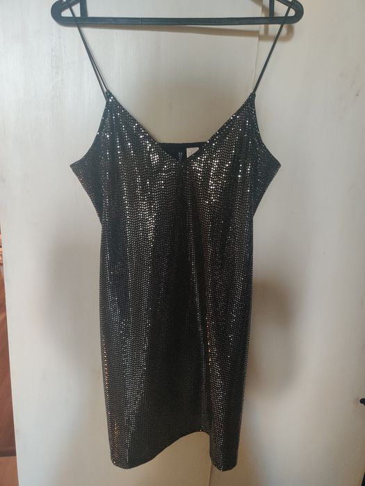 Рокля къса,черна с пайети