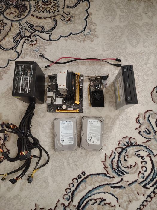 kampyuter qisimlari sotiladi