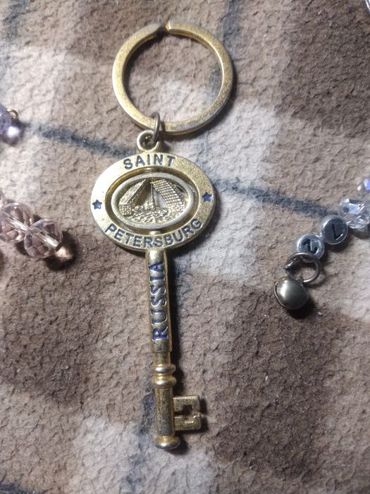 Ключ брелок продам .