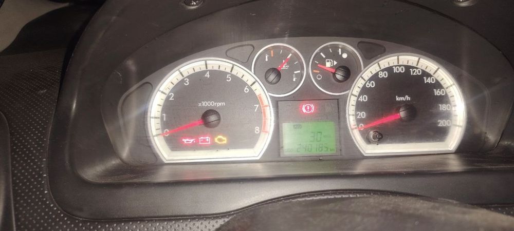 Neksiya 3 2chi pozitsiya srochna sotiladi