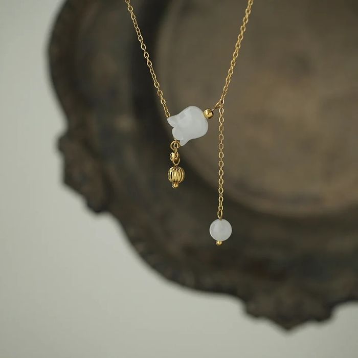 Колие медальон с цветя от кварц титанова стомана бижу синджирче