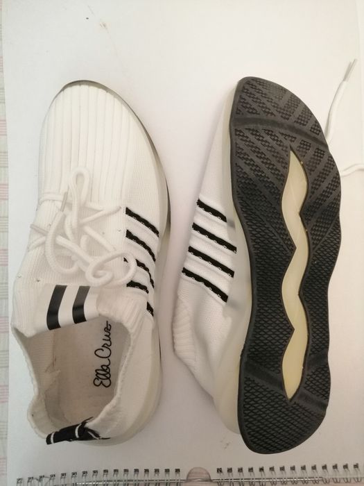 Дамски спортни обувки