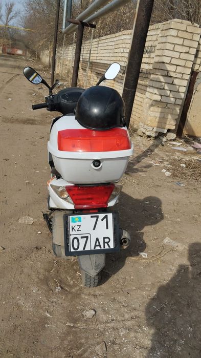 Продам скутер, m8