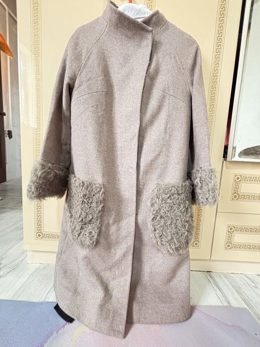 Женский пальтолар,койлек сатылады,