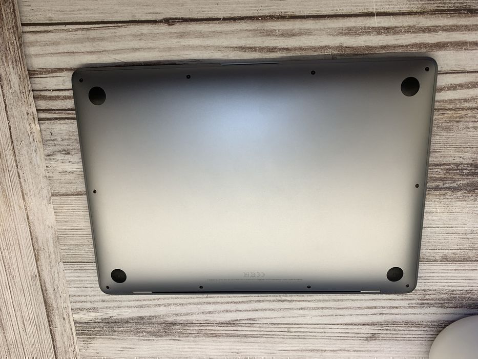 Apple MacBook Air 2020 | M1 | 41 циклов | 98%