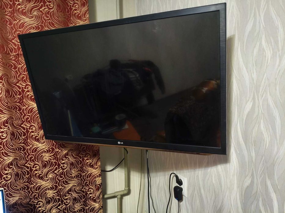 Телевизор LG 42LM580T