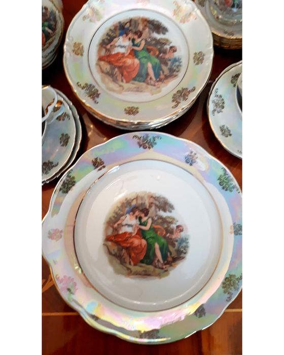 Продам легендарный  сервиз "Мадонна"