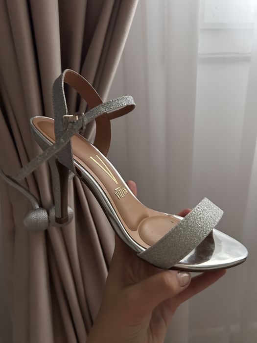Sandale Vizzano damă marimea 38