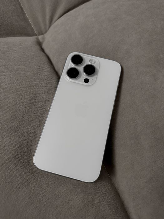 Продам iPhone 15 pro, белый