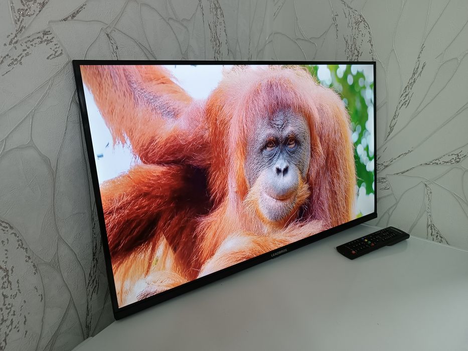 Телевизор Leadbros Smart TV.