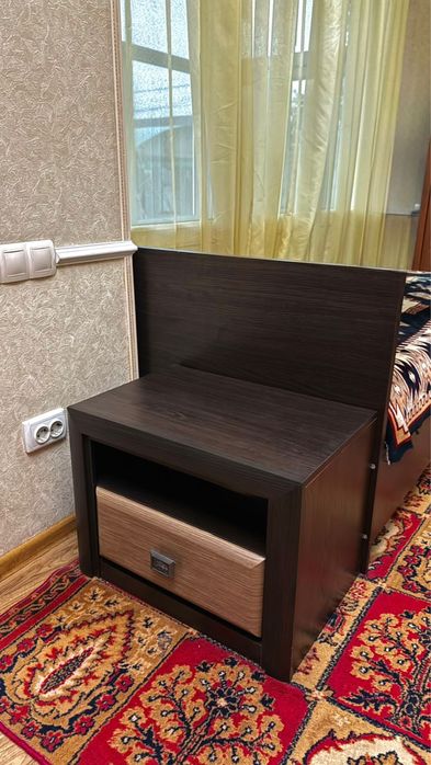 Продам кровать с тумбой