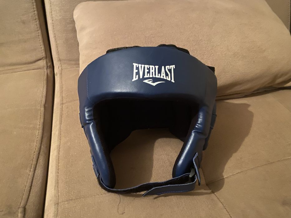 Шлем для бокса.