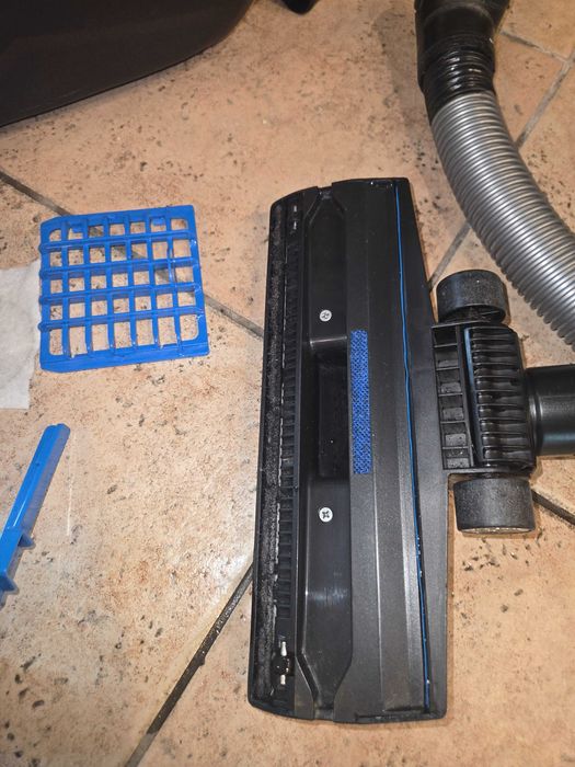 Прахосмукачка Phillips Power Pro