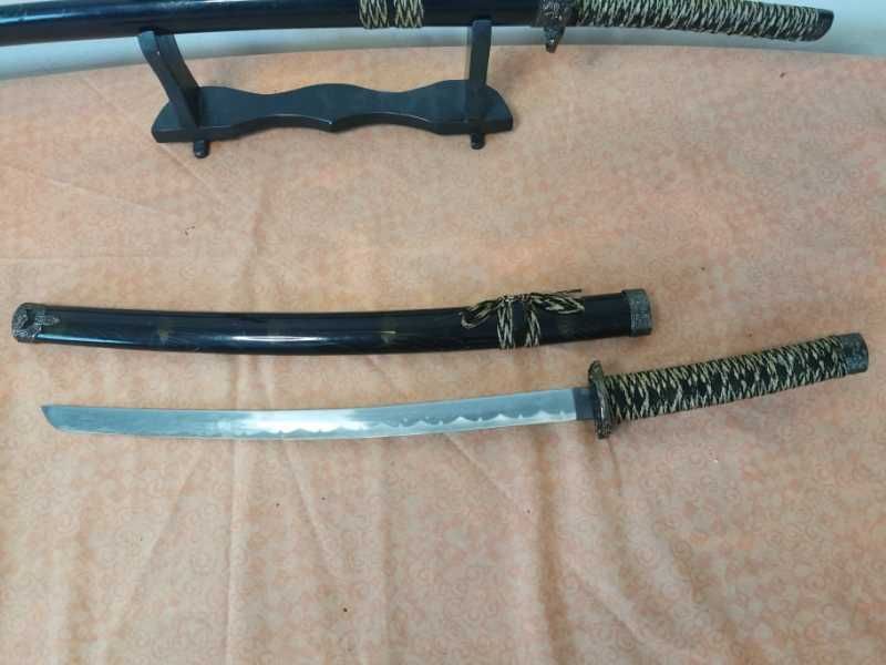 Panoplie set de 3 katane cu suport