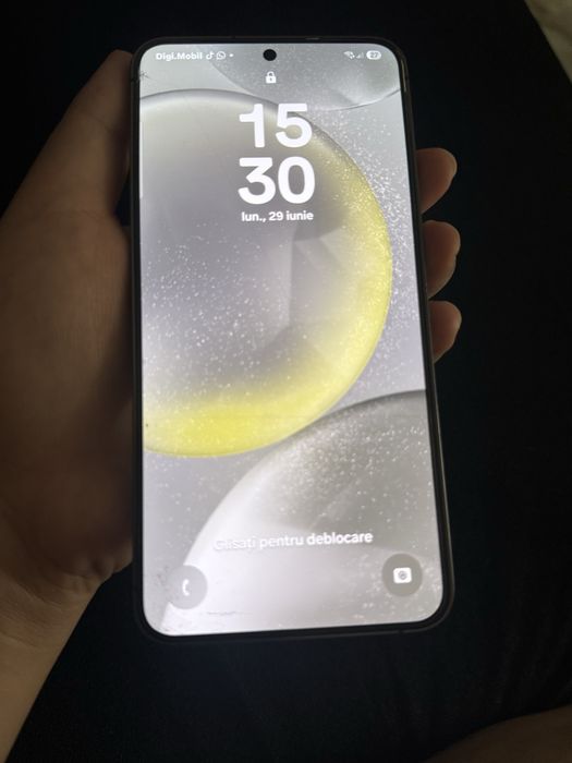 Se vinde urgent Samsung galaxi s24