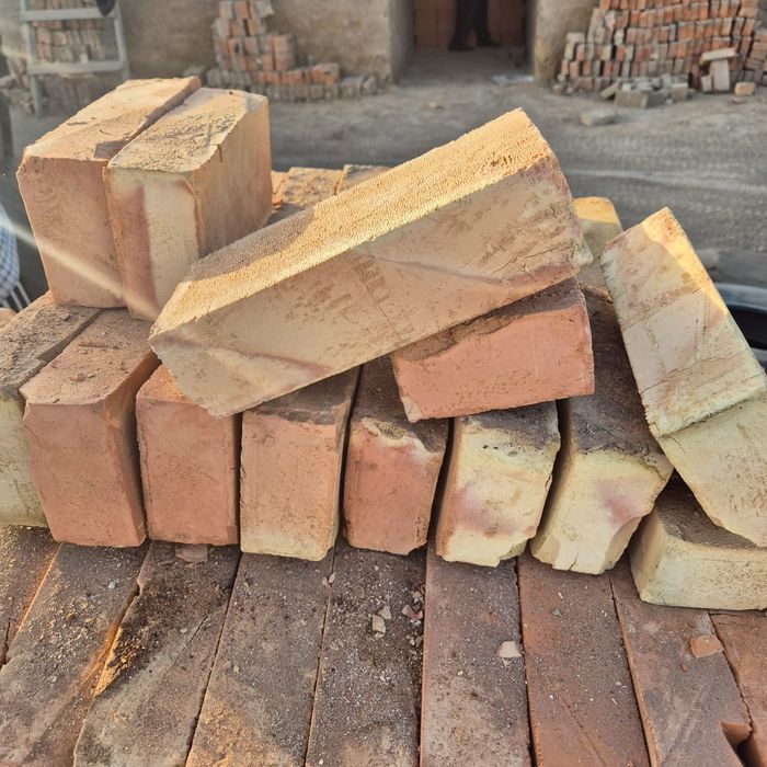 Красный кирпич М150