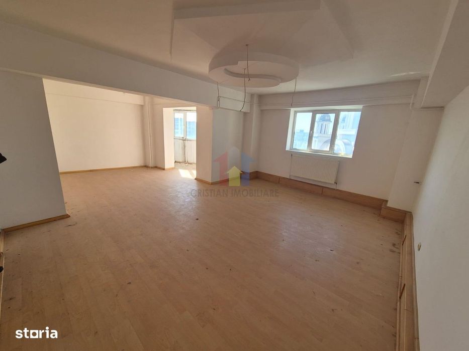 LIBER! 4 camere transformat in 3 camere, bloc cu lift, decomandat, Bar — fotografia 2