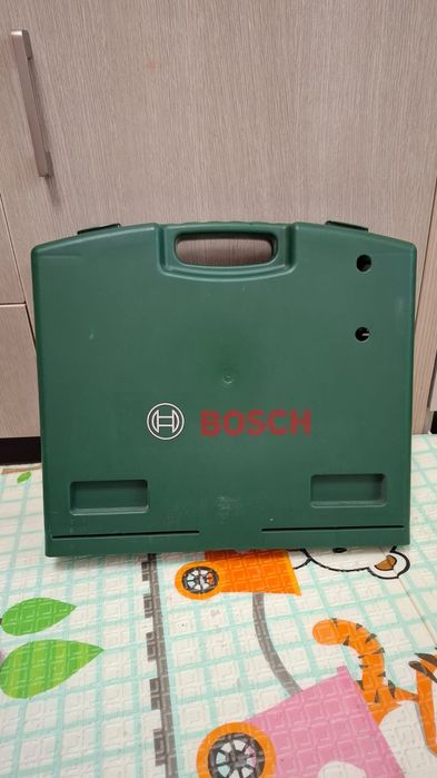 Игровой набор "Верстак Bosch" от бренда Klein.
