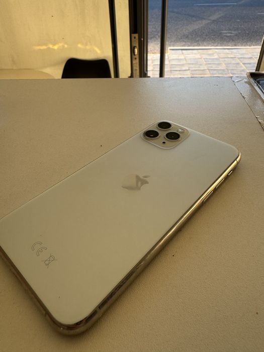 Iphone 11 pro akb 100% срочна тек бугнге 55к