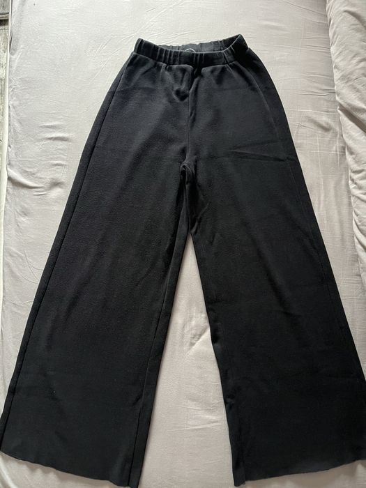 Pantaloni negri bufanți