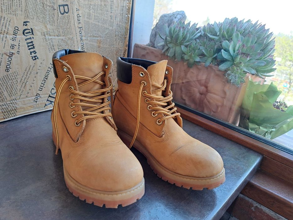 дамски боти,кубинки,зимни обувки номер 39 Timberland,