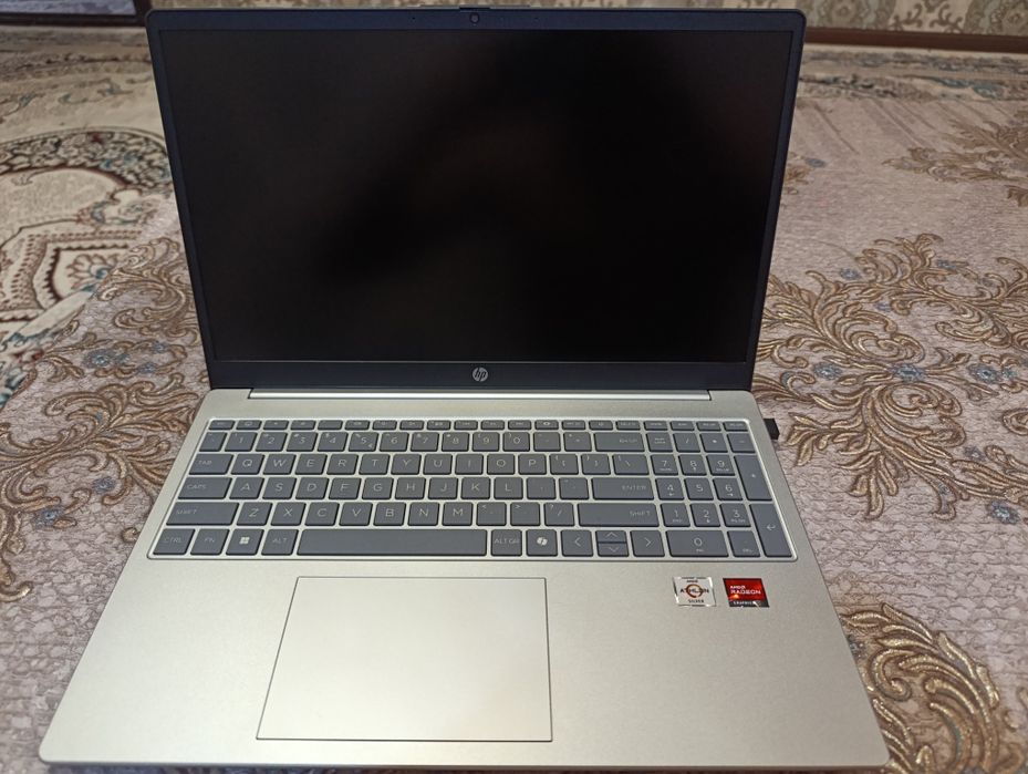 HP Laptop 15 sotiladi