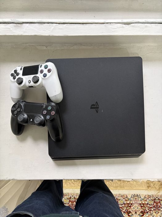 PlayStation 4 slim