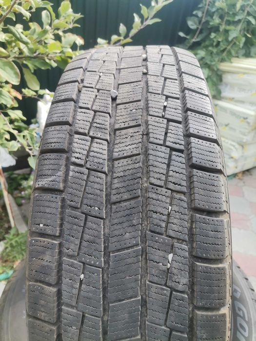 Продаются зимние шины, резина R17
