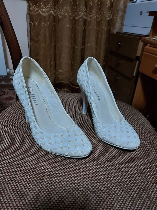 Туфли белые.Б/у.