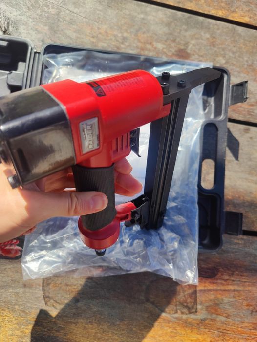 Пневматичен такер Raider RD-AS03r