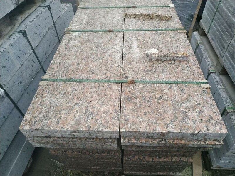 Гранитные плиты. Мрамор. Травертин