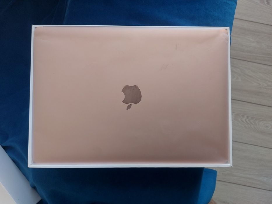Macbook срочно продам