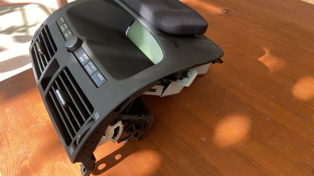 Конзола  за Toyota Avensis T25