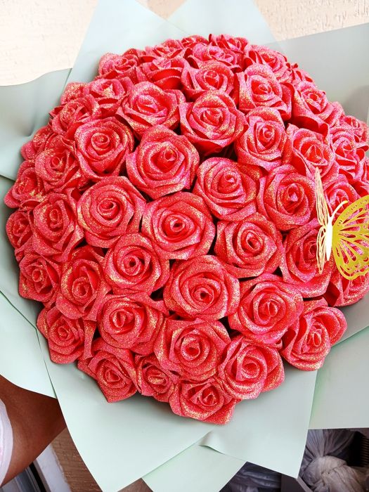 Цветы из атласных розы