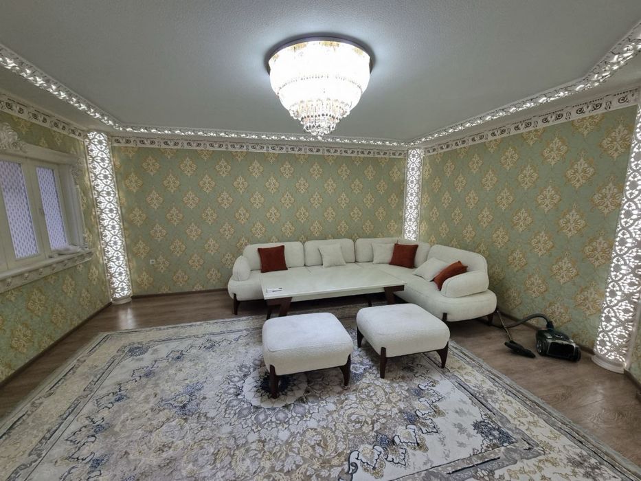 Продается 2 ком. Квартира площадью 75 кв.м. По ул. Буюк Ипак Йули