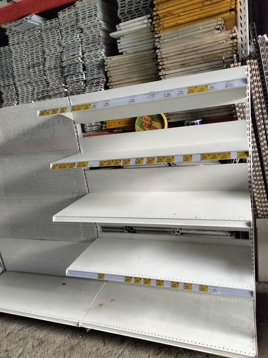 Витрина полька для магазина