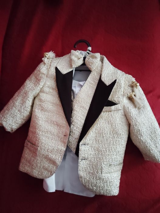 Официален децки кустюм