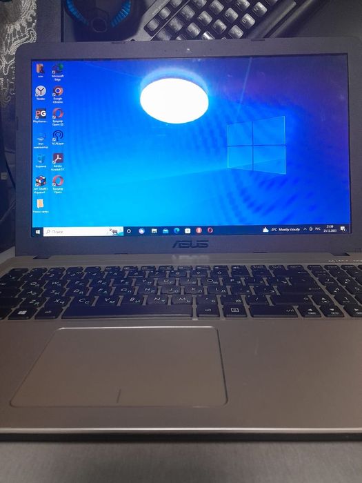 Продам ноутбук ASUS