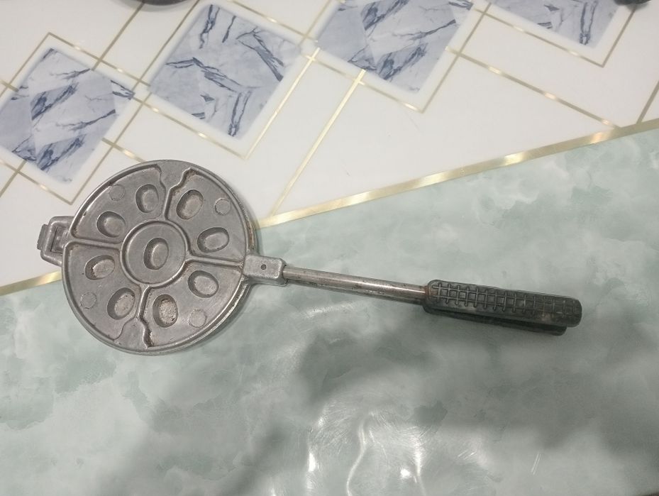 Орешница, грибница