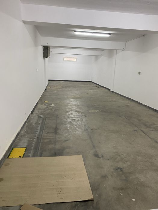 Inchiriez spatiu 80mp Uta